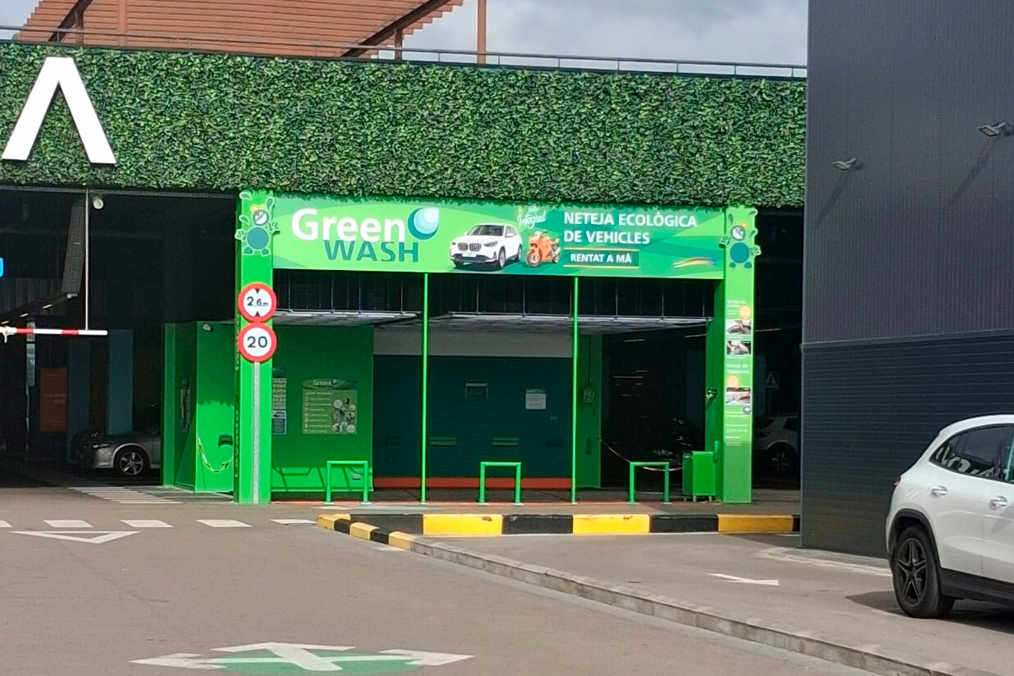 🚗💦 ¡Damos la bienvenida a Green Wash en nuestro parque comercial!