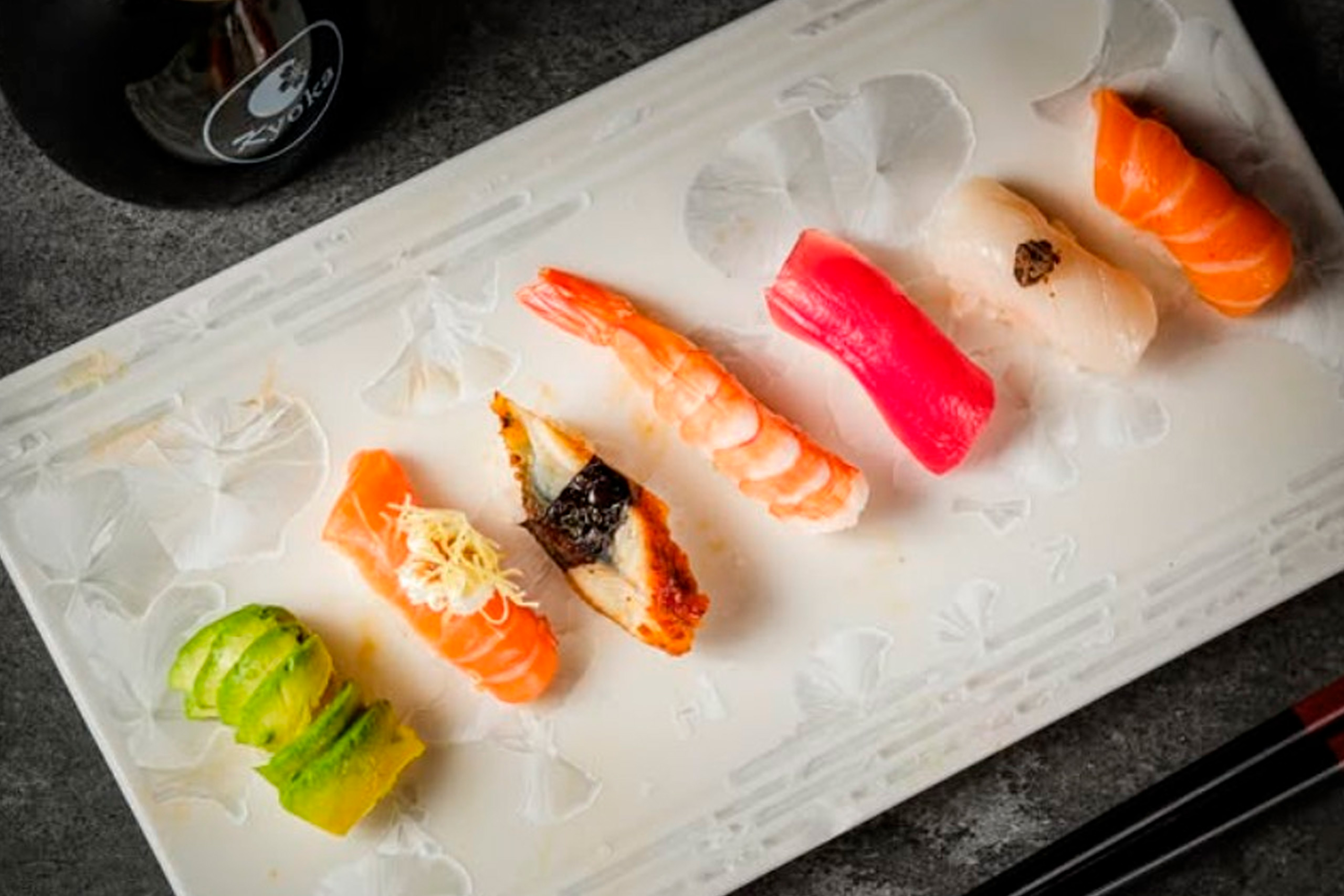 🍣 Nigiris que se derriten en la boca de KYOKA.